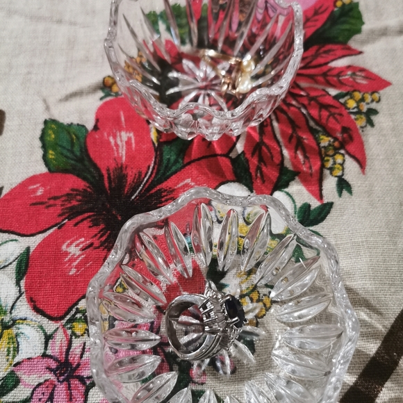 Vintage crystal trinket box - Picture 4 of 6